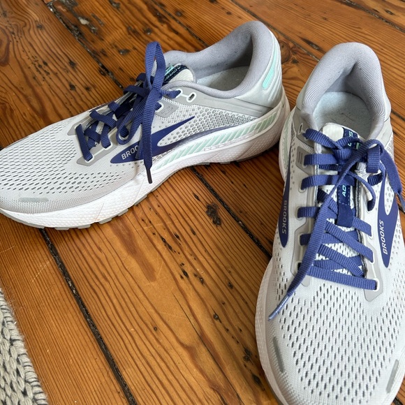 Brooks Adrenaline GTS women’s size 10 - Picture 3 of 7